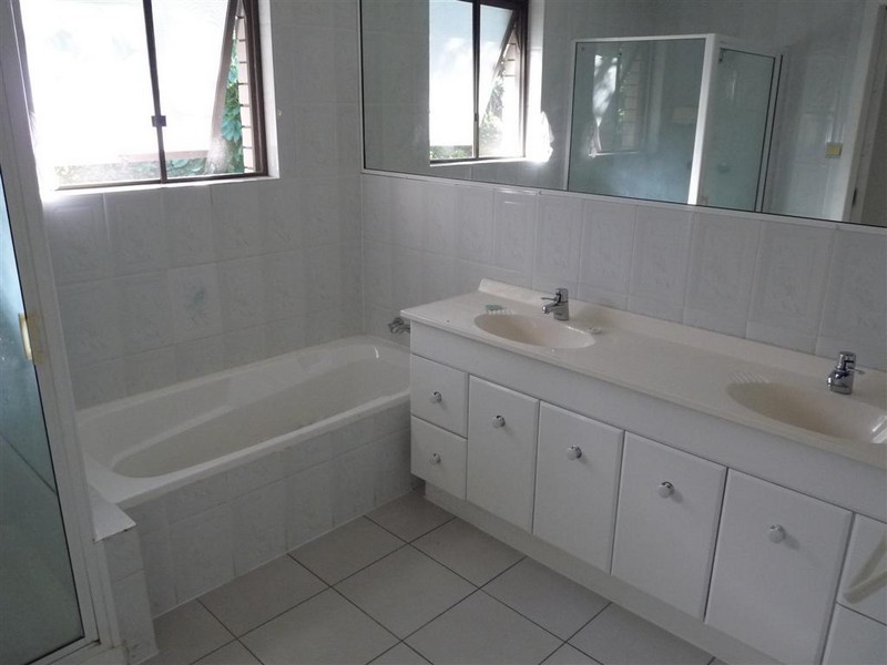 27 Fredrick St, Wellington Point QLD 4160