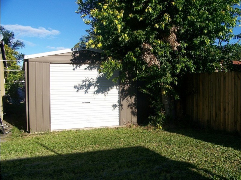 27 Rusbrook Street, Redland Bay QLD 4165
