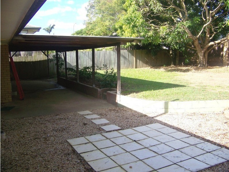 11 Chestnut Crescent, Victoria Point QLD 4165