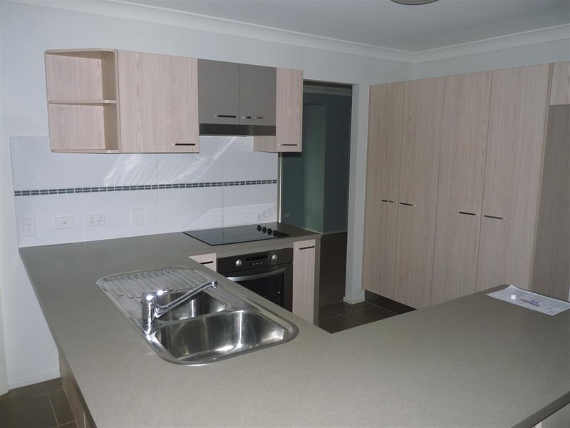 24 Aqua Crescent, Redland Bay QLD 4165