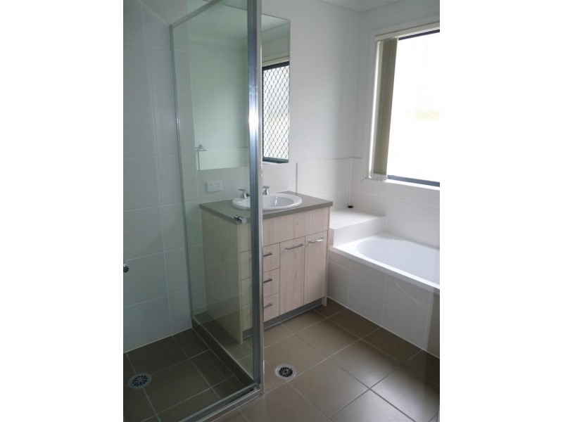 24 Aqua Crescent, Redland Bay QLD 4165