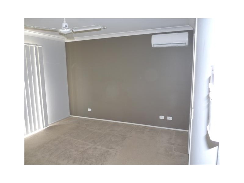 38  Azure Avenue, Redland Bay QLD 4165
