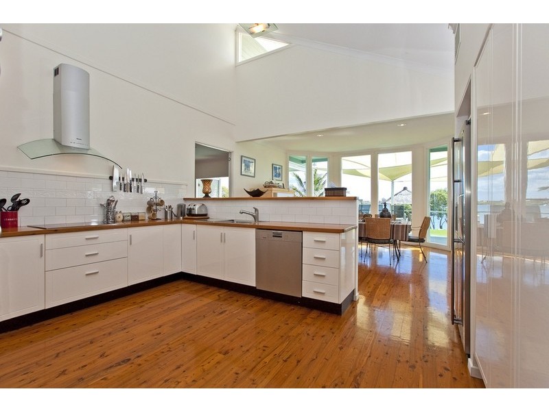 18 Colburn Ave, Victoria Point QLD 4165