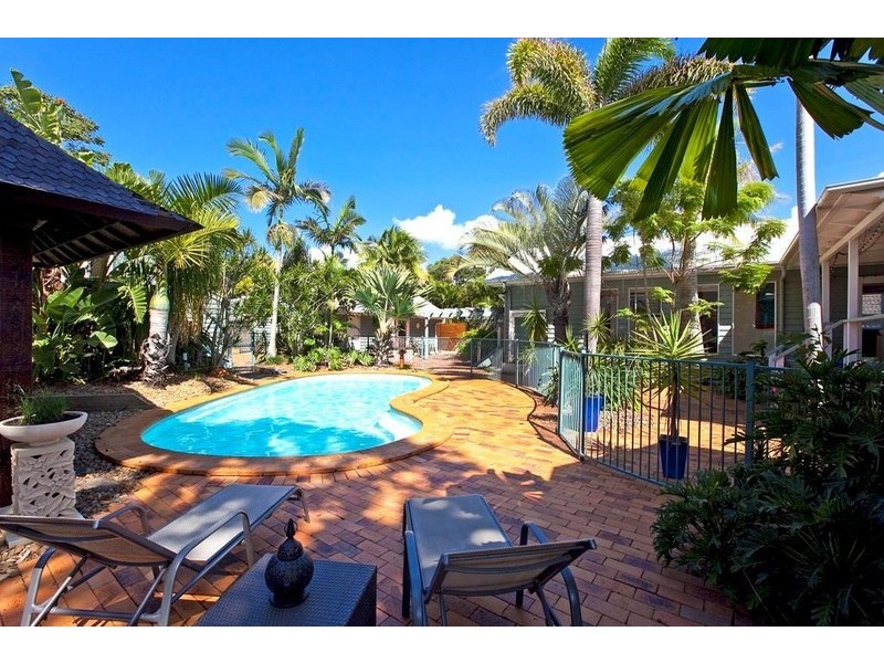 18 Colburn Ave, Victoria Point QLD 4165