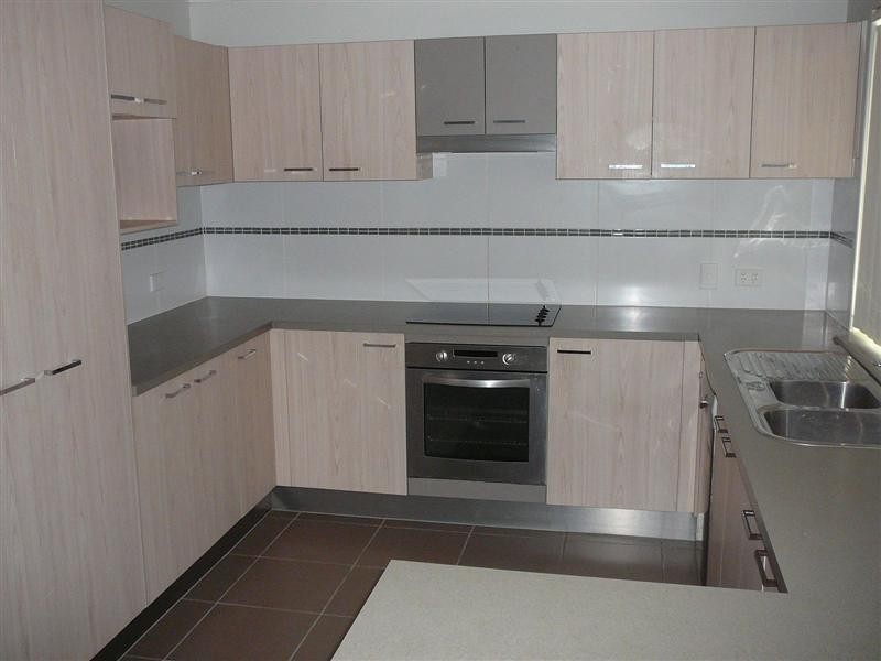 9  Aqua Cres, Redland Bay QLD 4165