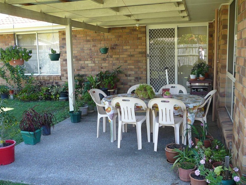 2  Club Cres, Redland Bay QLD 4165