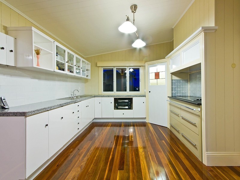 335 Bloomfield St, Cleveland QLD 4163