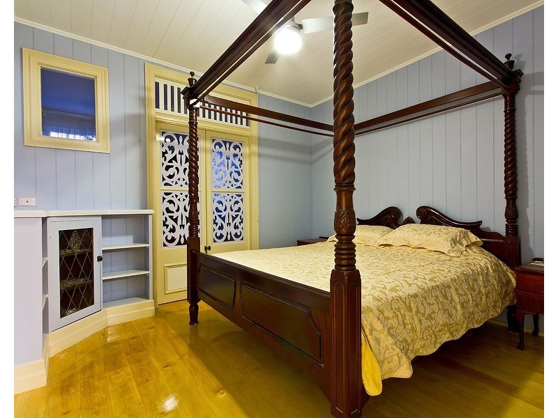 335 Bloomfield St, Cleveland QLD 4163