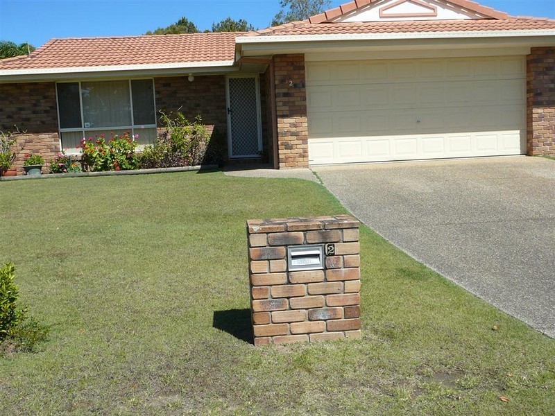 2 Club Cres, Redland Bay QLD 4165