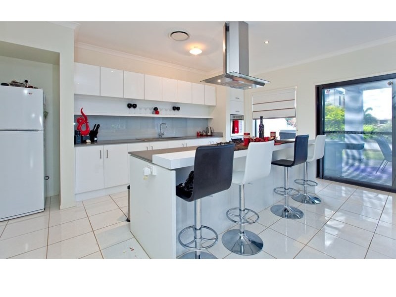 16 Hayman St, Redland Bay QLD 4165