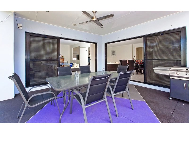 16 Hayman St, Redland Bay QLD 4165