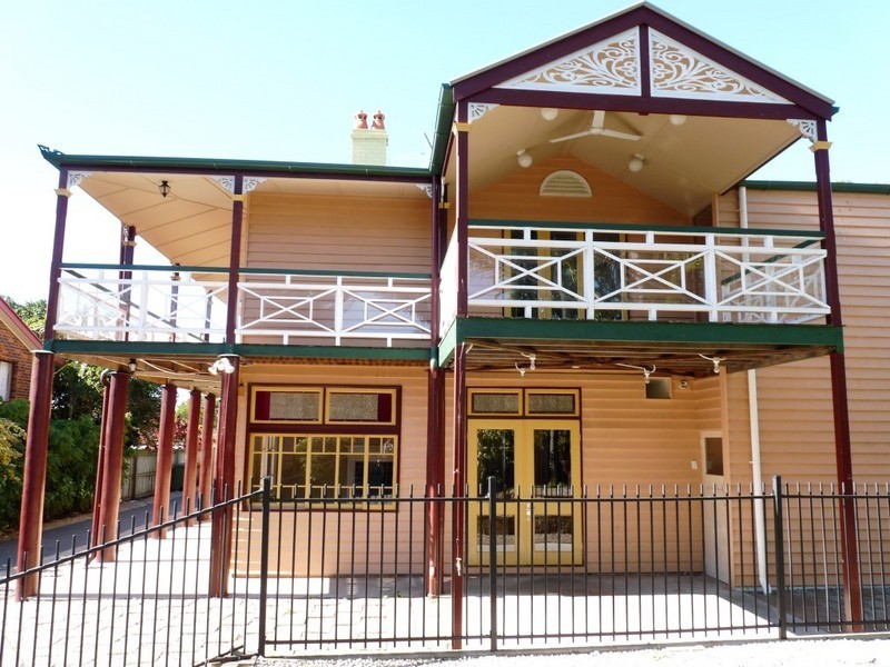 335 Bloomfield Street, Cleveland QLD 4163