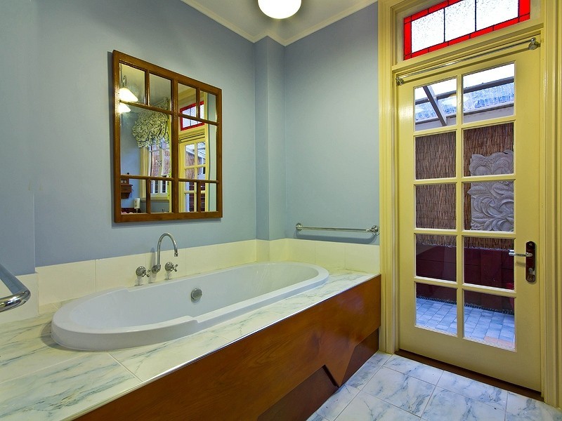 335 Bloomfield Street, Cleveland QLD 4163