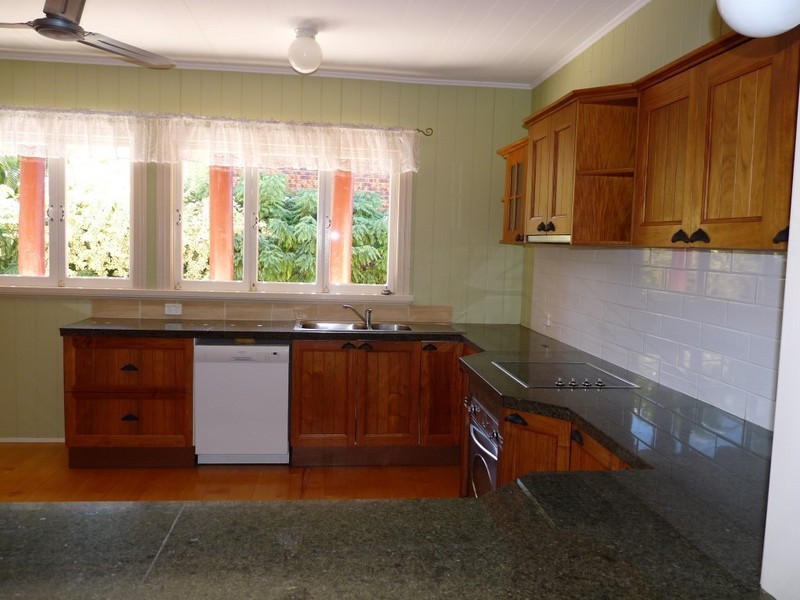 335 Bloomfield Street, Cleveland QLD 4163