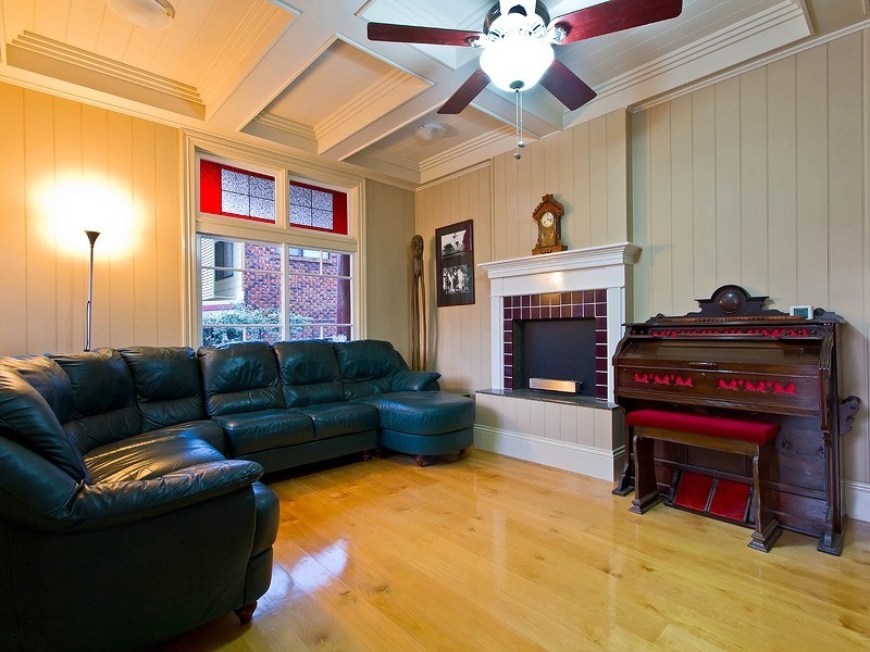 335 Bloomfield Street, Cleveland QLD 4163