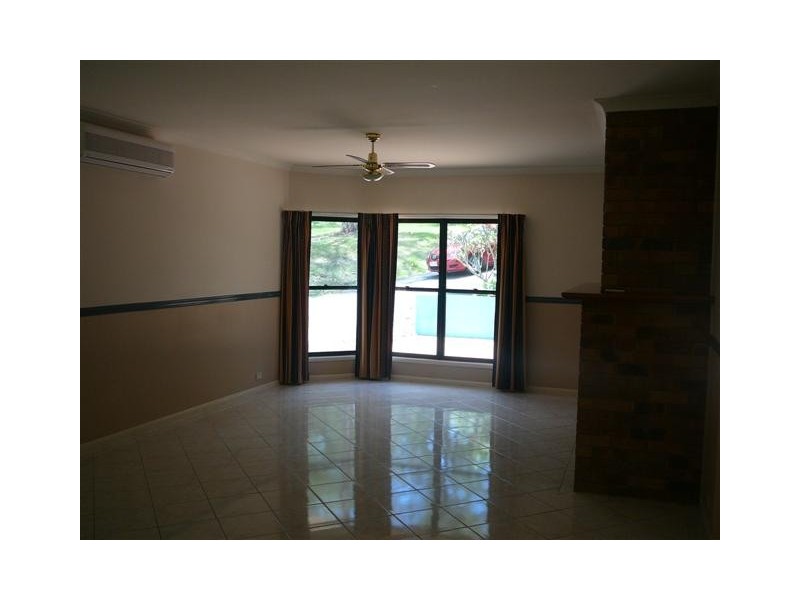 77 Jonathon Road, Sheldon QLD 4157