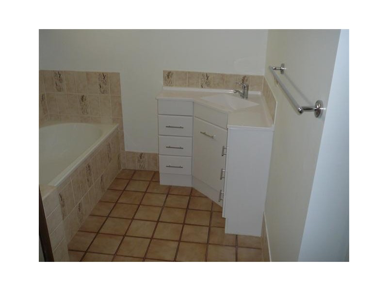 33 Macadamia Street, Victoria Point QLD 4165