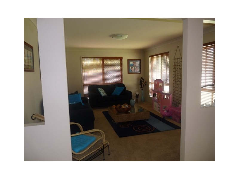 72 Sunningdale Drive, Redland Bay QLD 4165