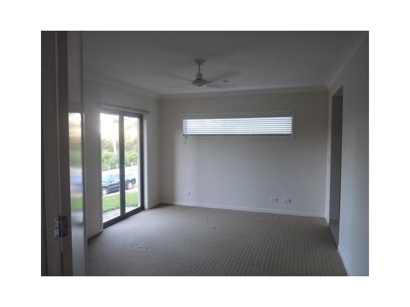7 Grassland Crescent, Reedy Creek QLD 4227