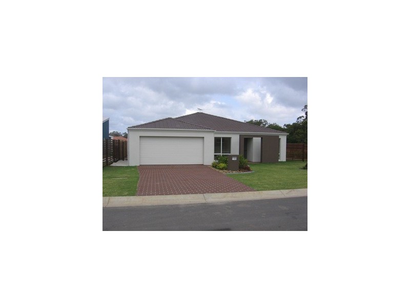 44 Azure Ave, Redland Bay QLD 4165
