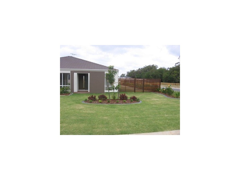 44 Azure Ave, Redland Bay QLD 4165