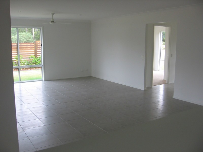 44 Azure Ave, Redland Bay QLD 4165
