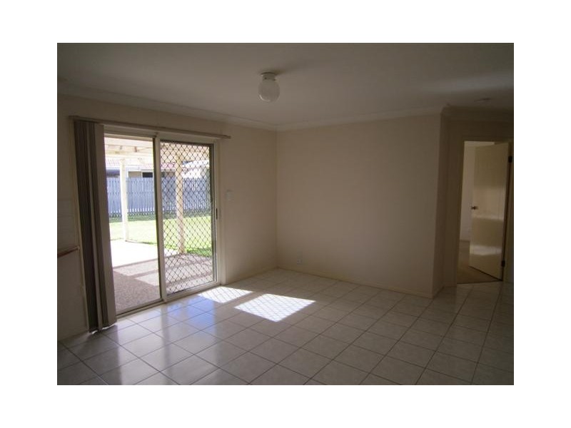 4 Fairway Drive, Redland Bay QLD 4165