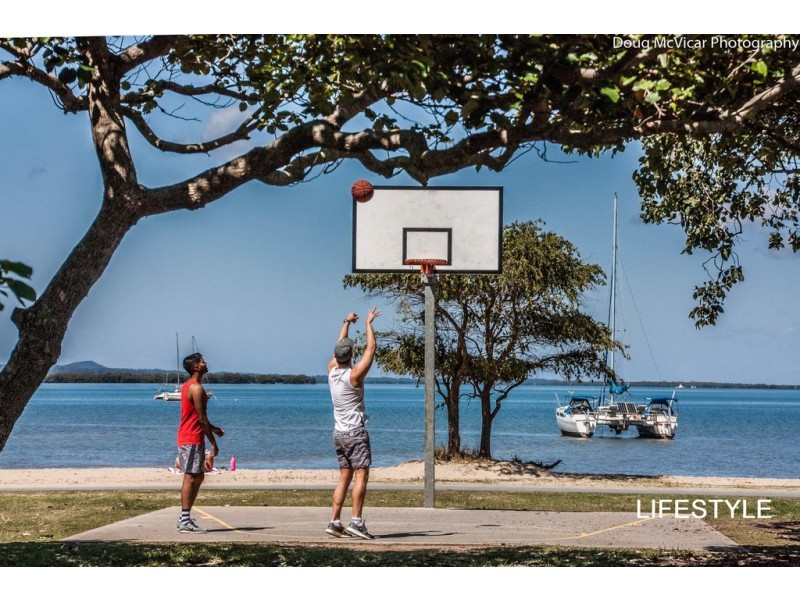 20 Beach Court, Victoria Point QLD 4165