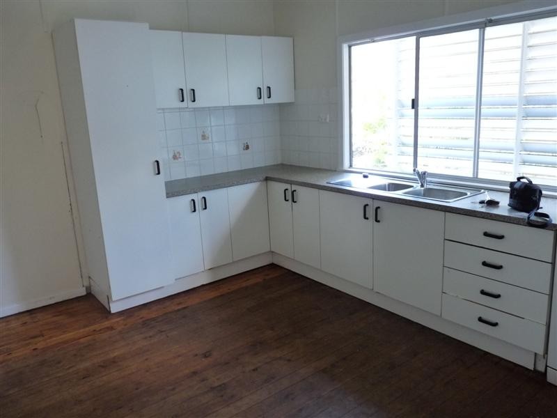 20 Moore St, Victoria Point QLD 4165