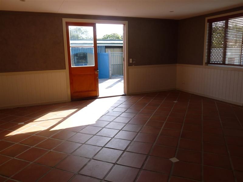 20 Moore St, Victoria Point QLD 4165