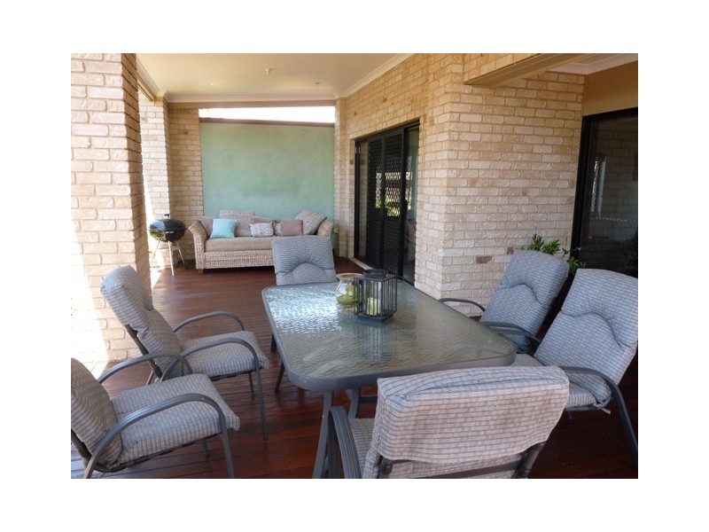 15 Creedin Court, Redland Bay QLD 4165