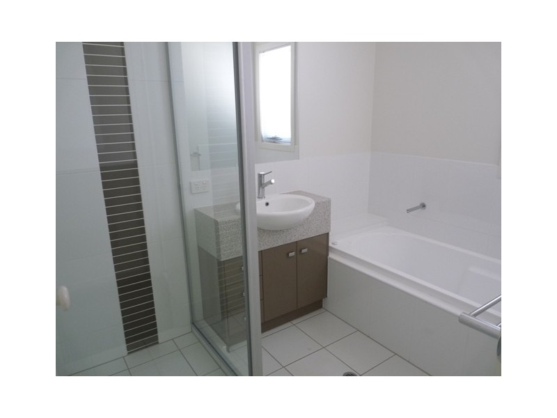 3/8 Edith Street, Wellington Point QLD 4160