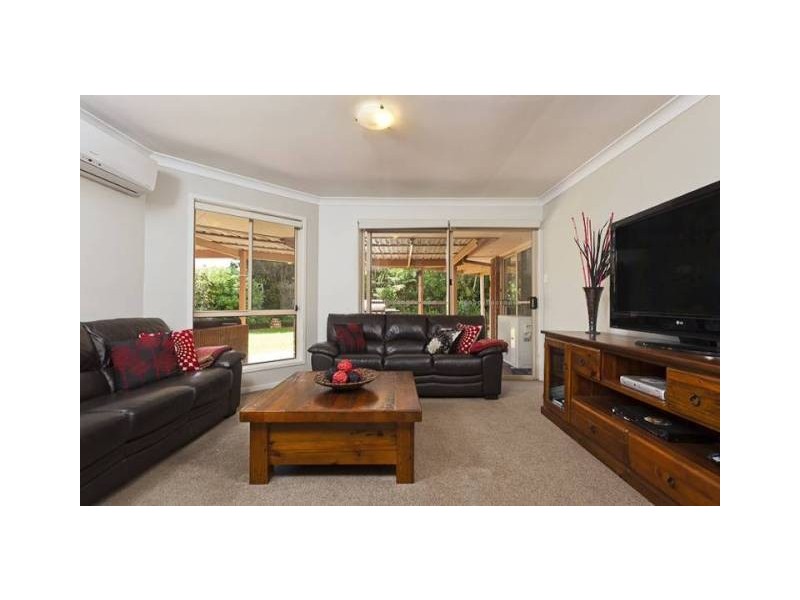 4 Westburn Court, Redland Bay QLD 4165