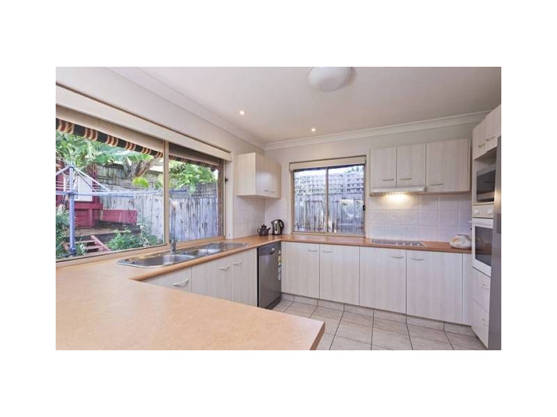 4 Westburn Court, Redland Bay QLD 4165