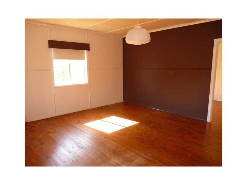 1 Base Street, Victoria Point QLD 4165