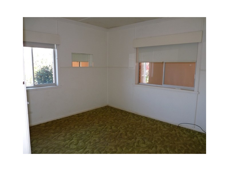 1 Base Street, Victoria Point QLD 4165