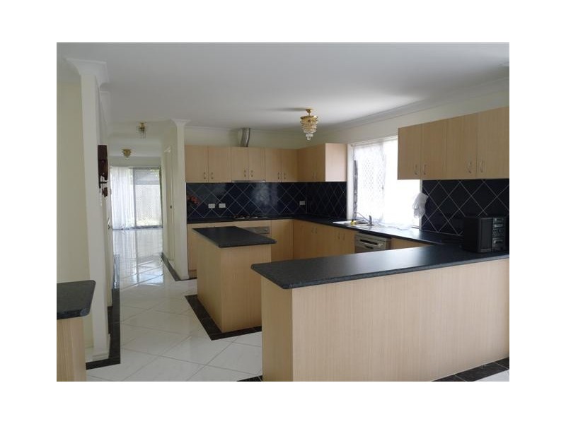 32 Sandy Cove Place, Redland Bay QLD 4165