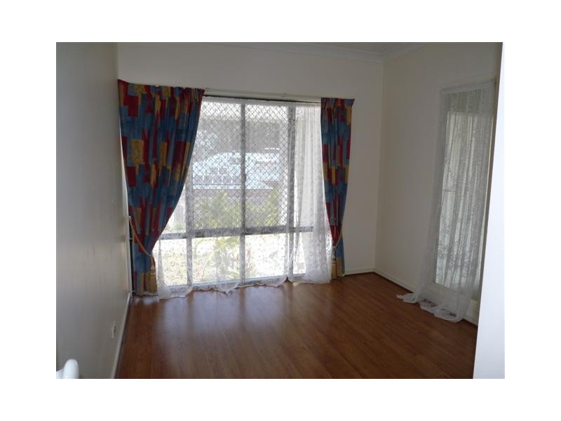 32 Sandy Cove Place, Redland Bay QLD 4165