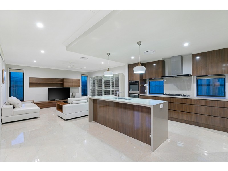 38 Sandalwood Street, Thornlands QLD 4164