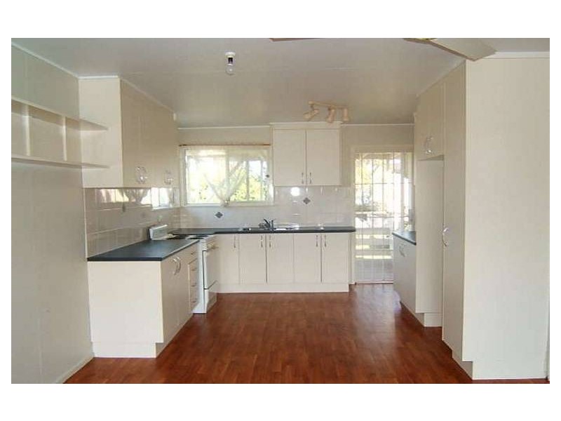 15 Rusbrook Street, Redland Bay QLD 4165