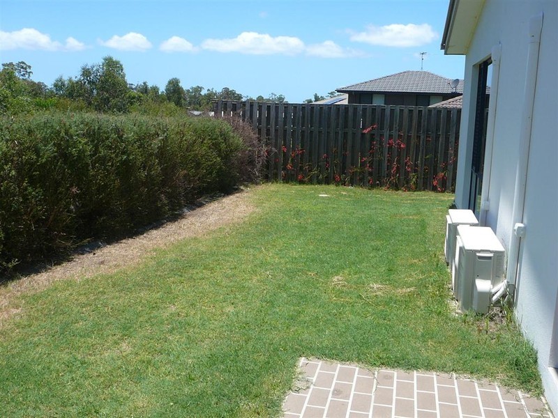 9 Aqua Crescent, Redland Bay QLD 4165