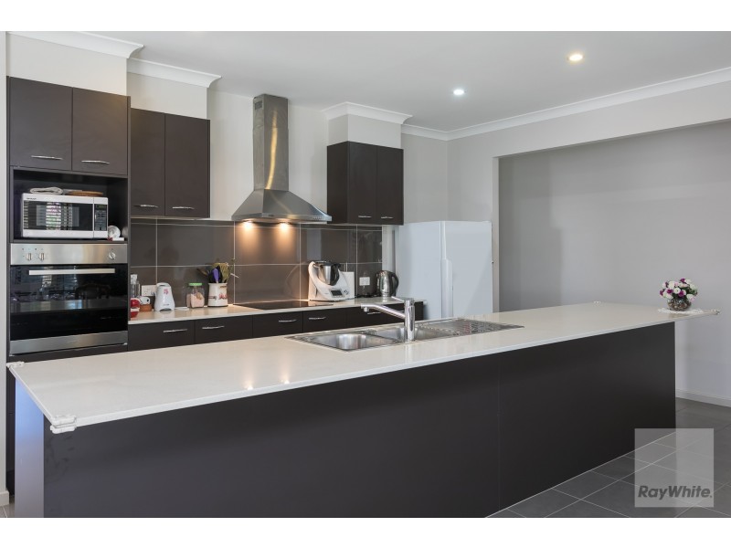 81 Benfer Road, Victoria Point QLD 4165