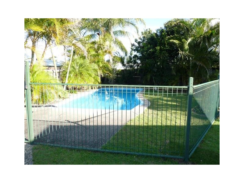 4 Gum Nut Crt, Victoria Point QLD 4165