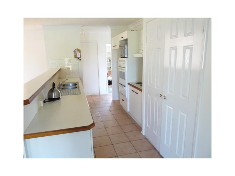 4 Gum Nut Crt, Victoria Point QLD 4165