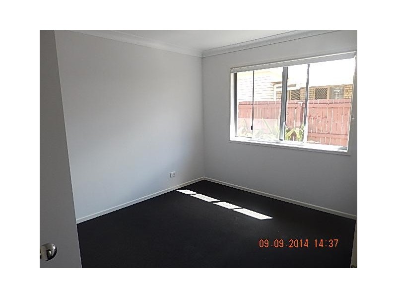 18 Azure Avenue, Redland Bay QLD 4165