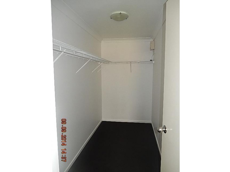 18 Azure Avenue, Redland Bay QLD 4165