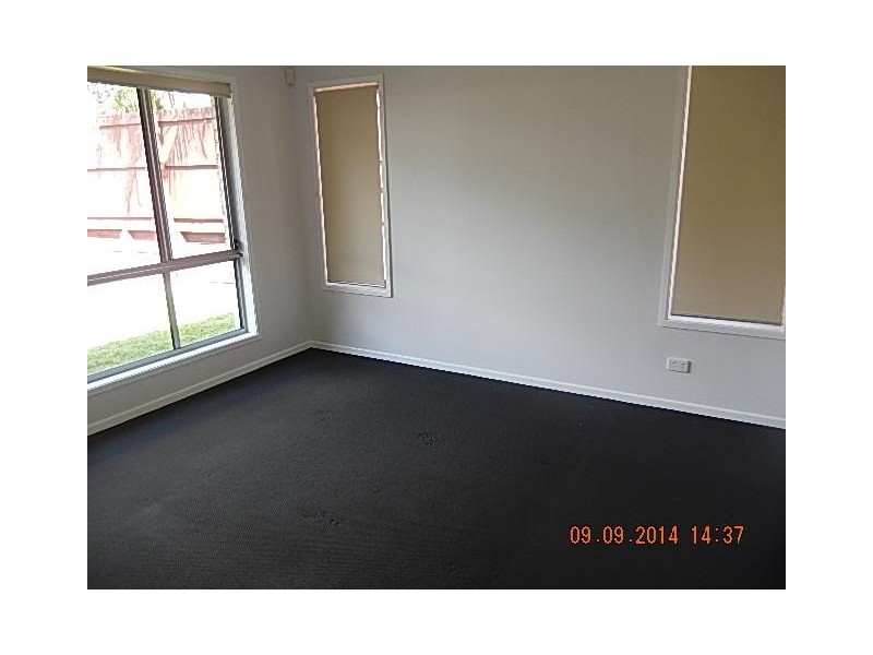 18 Azure Avenue, Redland Bay QLD 4165