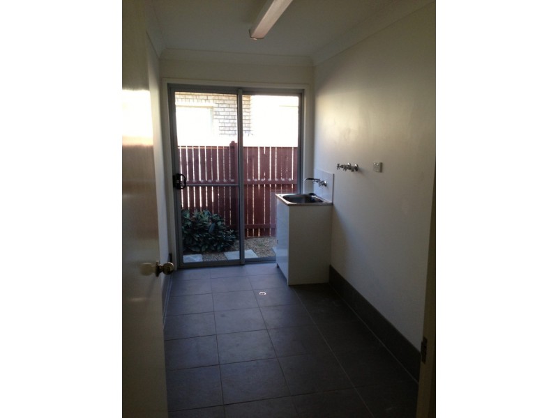 18 Azure Avenue, Redland Bay QLD 4165