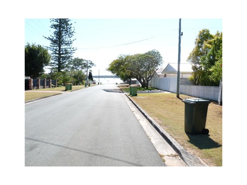 3 BARRON, Victoria Point QLD 4165