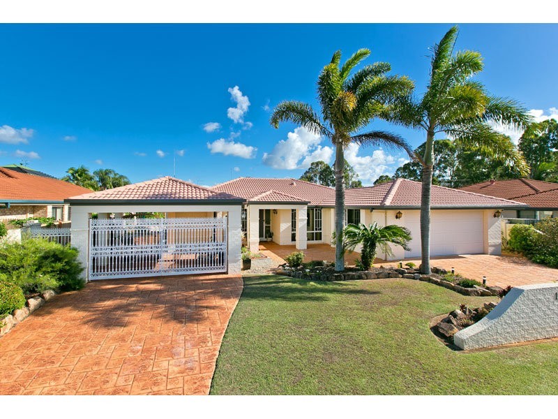 12 Moores Road, Redland Bay QLD 4165